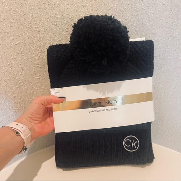 Calvin Klein 2 Piece Set Knit Scarf & Beanie Black/OS/NWT - Picture 1 of 2